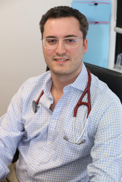 DrAlexOwenObstetrician-32-467x700.jpg